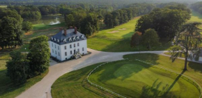 Гостиница Domaine Du Roncemay - Les Collectionneurs  Айан-Сюр-Толон